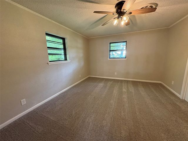 607 S Broad Street, St Jo, TX 76265