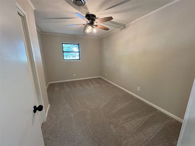 607 S Broad Street, St Jo, TX 76265