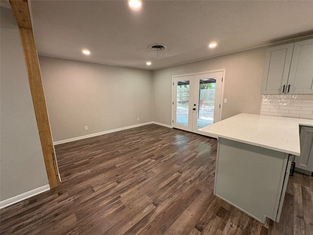 607 S Broad Street, St Jo, TX 76265