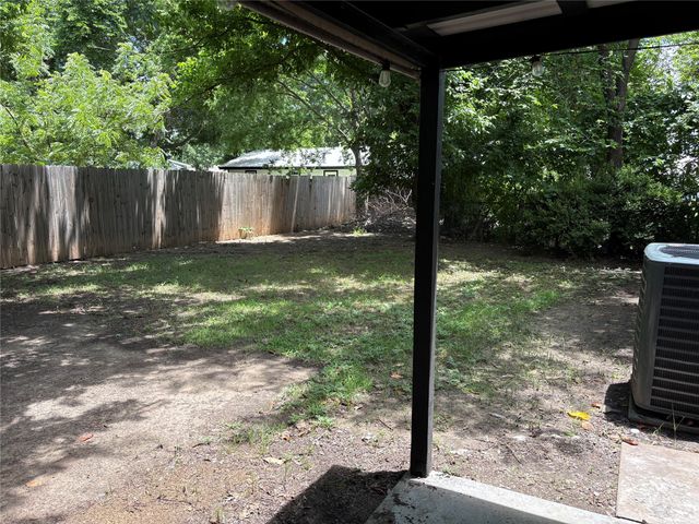 607 S Broad Street, St Jo, TX 76265