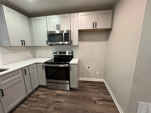 607 S Broad Street, St Jo, TX 76265