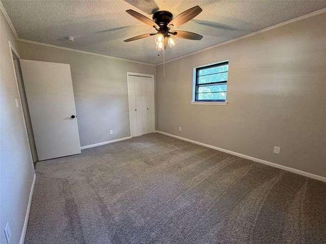607 S Broad Street, St Jo, TX 76265