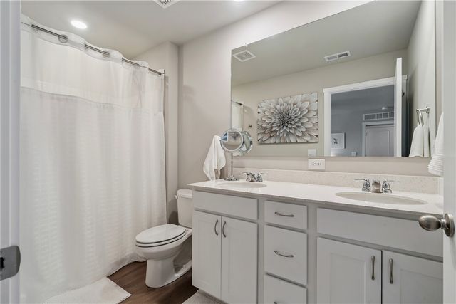 105 Oak Drive, Palo, IA 52324