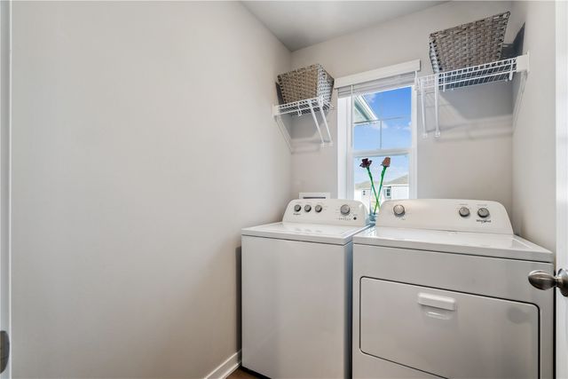 105 Oak Drive, Palo, IA 52324