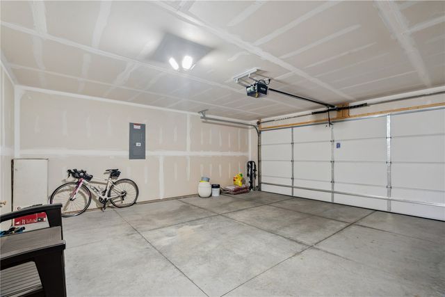 105 Oak Drive, Palo, IA 52324