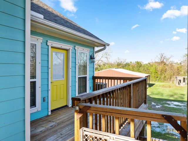 10270 County Road 112, Van Vleck, TX 77482