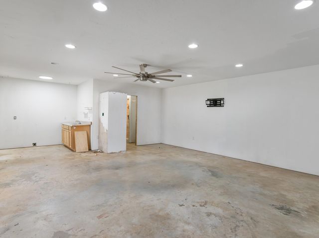 10270 County Road 112, Van Vleck, TX 77482