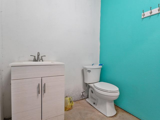 10270 County Road 112, Van Vleck, TX 77482