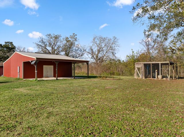 10270 County Road 112, Van Vleck, TX 77482