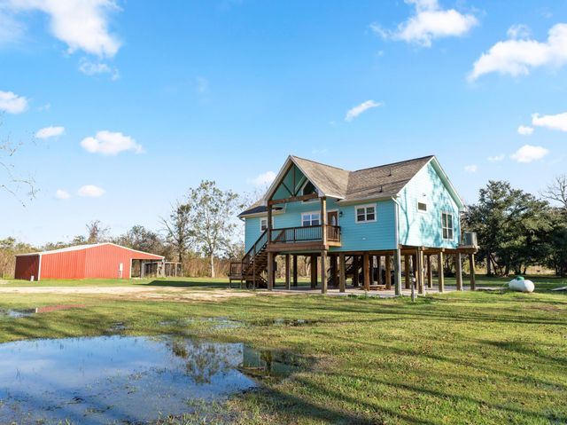 10270 County Road 112, Van Vleck, TX 77482
