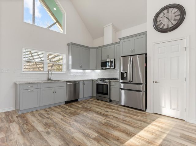 10270 County Road 112, Van Vleck, TX 77482