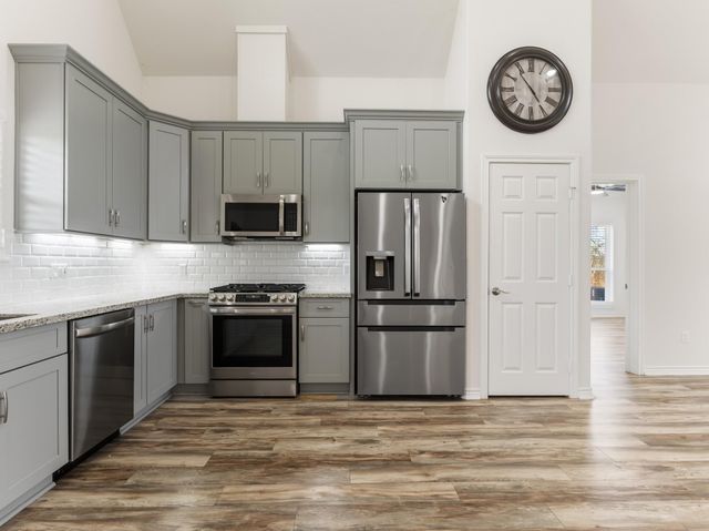 10270 County Road 112, Van Vleck, TX 77482