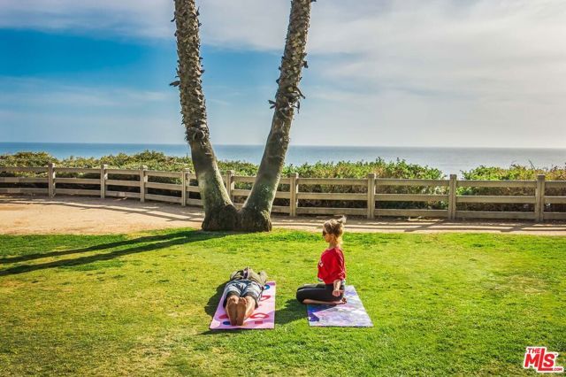 1147 24th Street B, Santa Monica, CA 90403