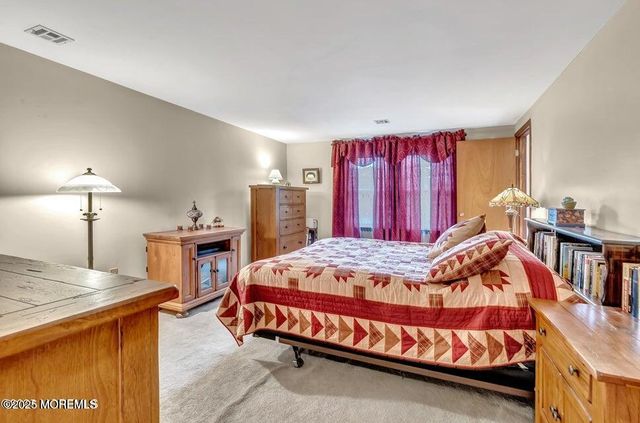 718 E Veterans Highway, Jackson, NJ 08527