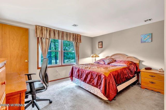 718 E Veterans Highway, Jackson, NJ 08527