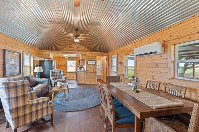 3950 Private Road 1161, Leonard, TX 75452