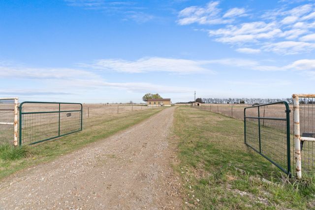 3950 Private Road 1161, Leonard, TX 75452