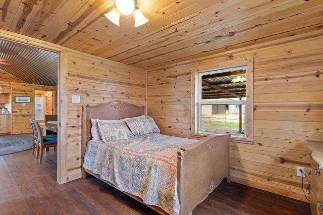 3950 Private Road 1161, Leonard, TX 75452