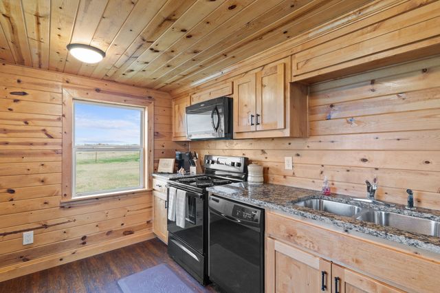 3950 Private Road 1161, Leonard, TX 75452