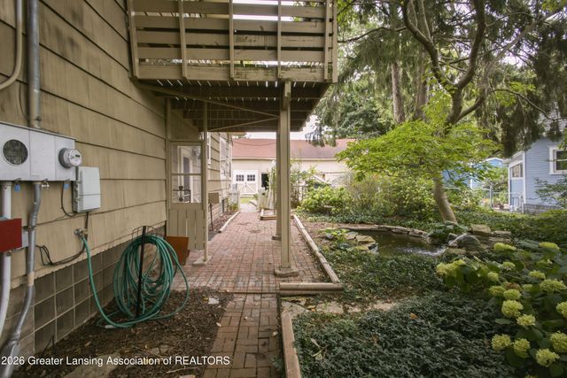 128 N Magnolia Avenue, Lansing, MI 48912