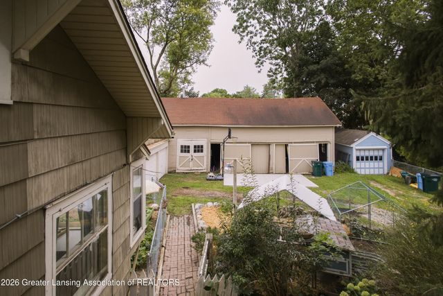 128 N Magnolia Avenue, Lansing, MI 48912