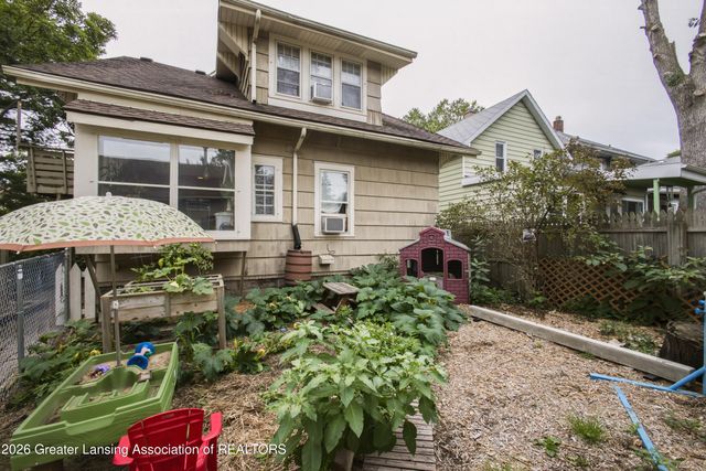 128 N Magnolia Avenue, Lansing, MI 48912