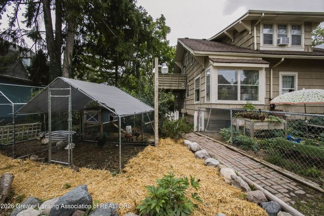 128 N Magnolia Avenue, Lansing, MI 48912