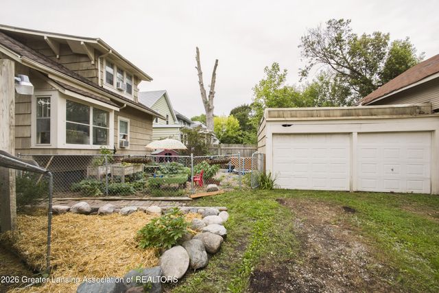 128 N Magnolia Avenue, Lansing, MI 48912