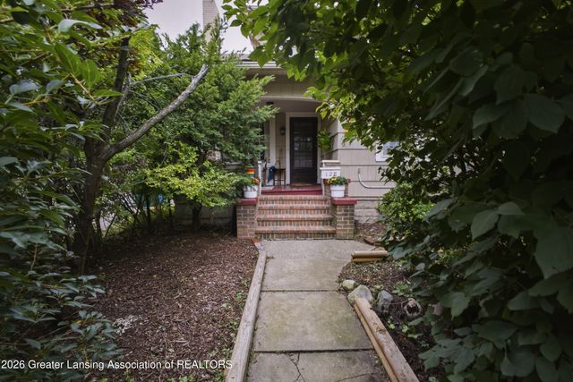 128 N Magnolia Avenue, Lansing, MI 48912