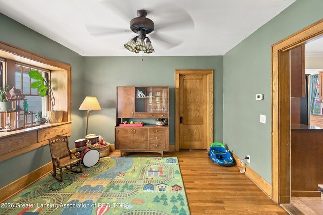 128 N Magnolia Avenue, Lansing, MI 48912