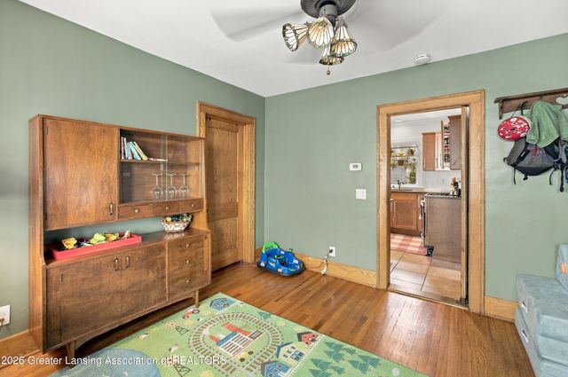 128 N Magnolia Avenue, Lansing, MI 48912
