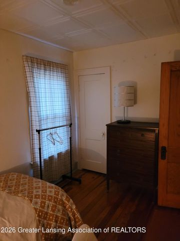 128 N Magnolia Avenue, Lansing, MI 48912