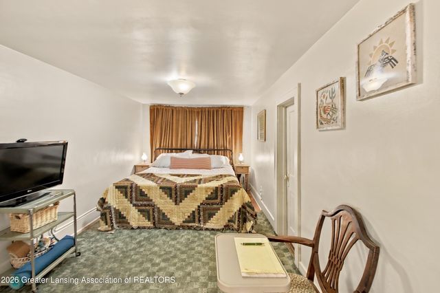 128 N Magnolia Avenue, Lansing, MI 48912