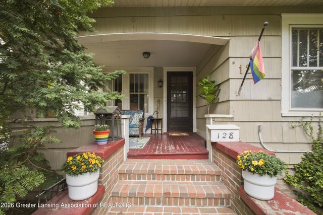 128 N Magnolia Avenue, Lansing, MI 48912
