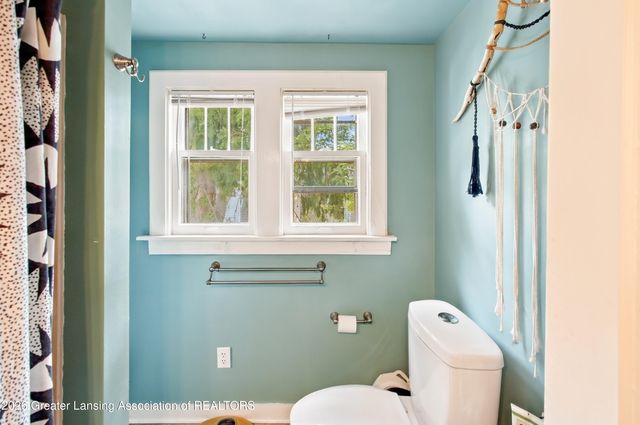 128 N Magnolia Avenue, Lansing, MI 48912
