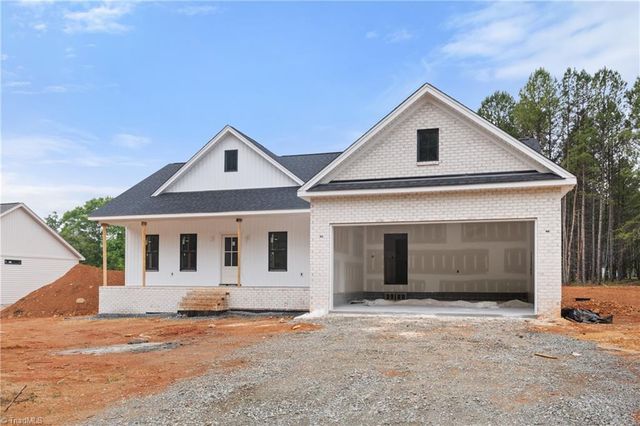 410 Potters Landing, Denton, NC 27239