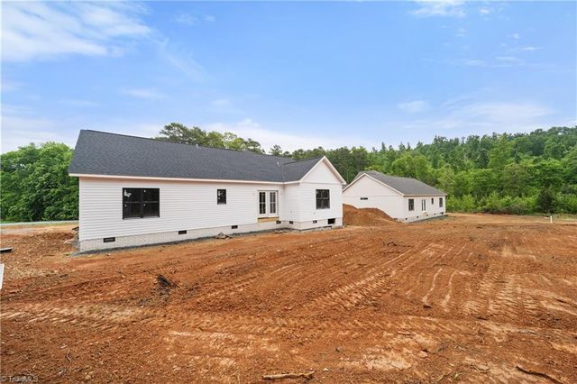 410 Potters Landing, Denton, NC 27239
