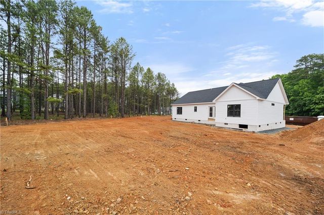 410 Potters Landing, Denton, NC 27239