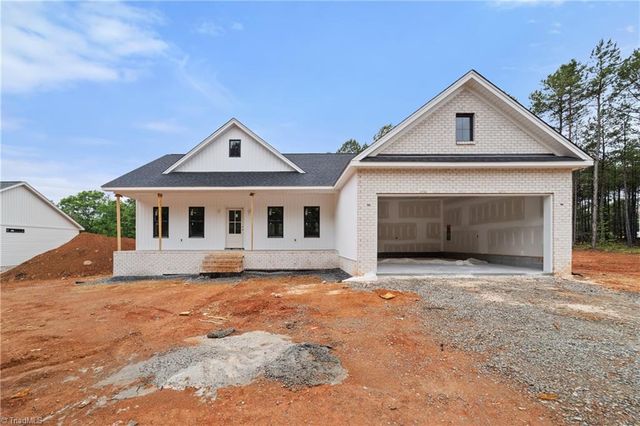 410 Potters Landing, Denton, NC 27239
