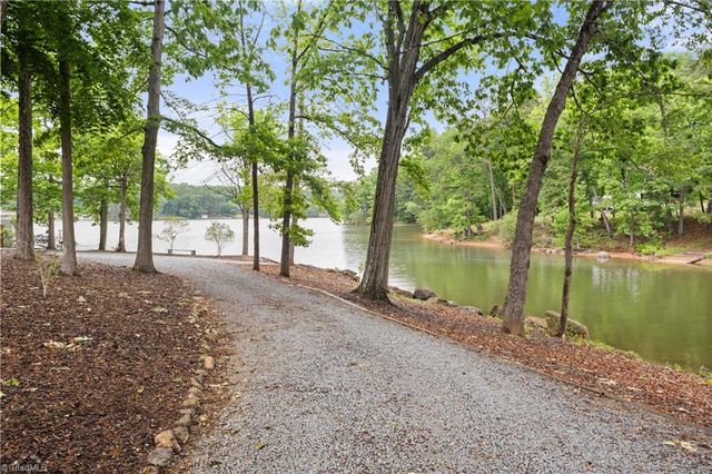 410 Potters Landing, Denton, NC 27239