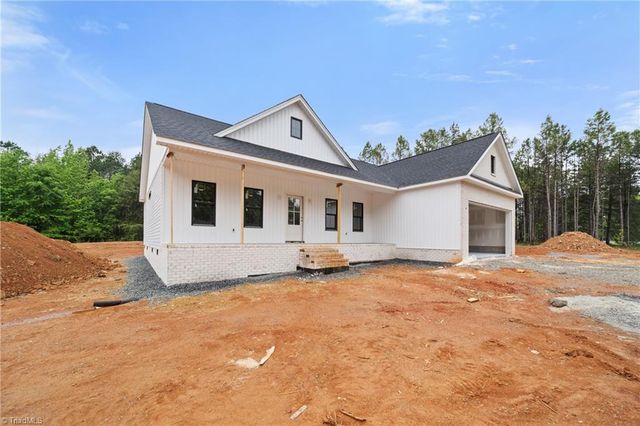 410 Potters Landing, Denton, NC 27239