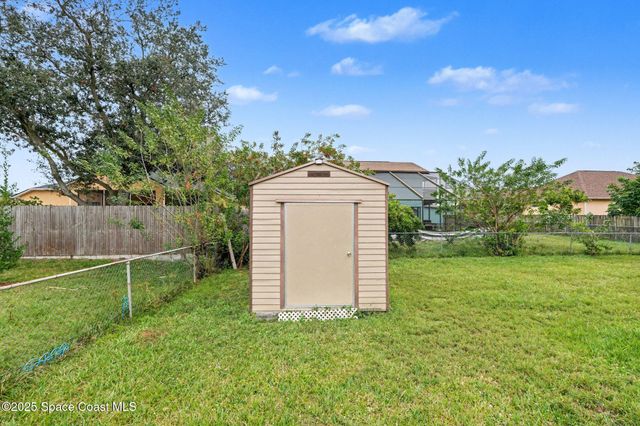 1285 Karlovy Avenue NW, Palm Bay, FL 32907
