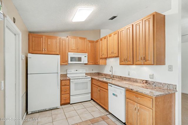 1285 Karlovy Avenue NW, Palm Bay, FL 32907