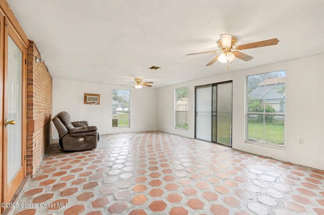 1285 Karlovy Avenue NW, Palm Bay, FL 32907