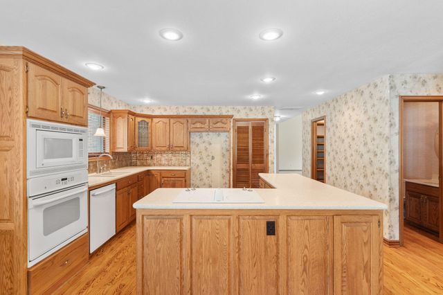 4108 E Kingsbury Street, Springfield, MO 65809