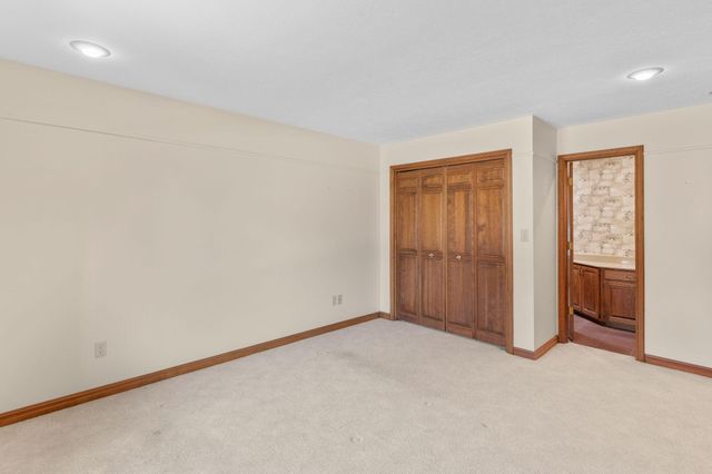 4108 E Kingsbury Street, Springfield, MO 65809