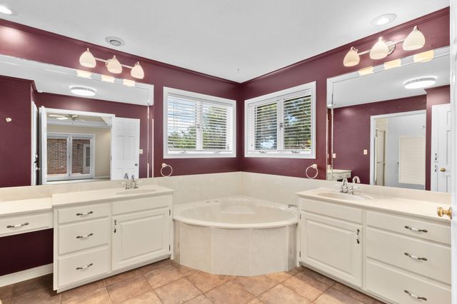 4108 E Kingsbury Street, Springfield, MO 65809