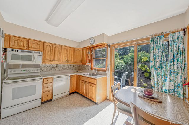 8 Dartmouth Road, Shoreham, NY 11786