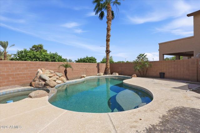 14956 W POST Drive, Surprise, AZ 85374