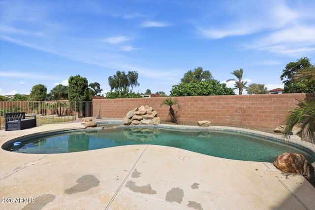 14956 W POST Drive, Surprise, AZ 85374